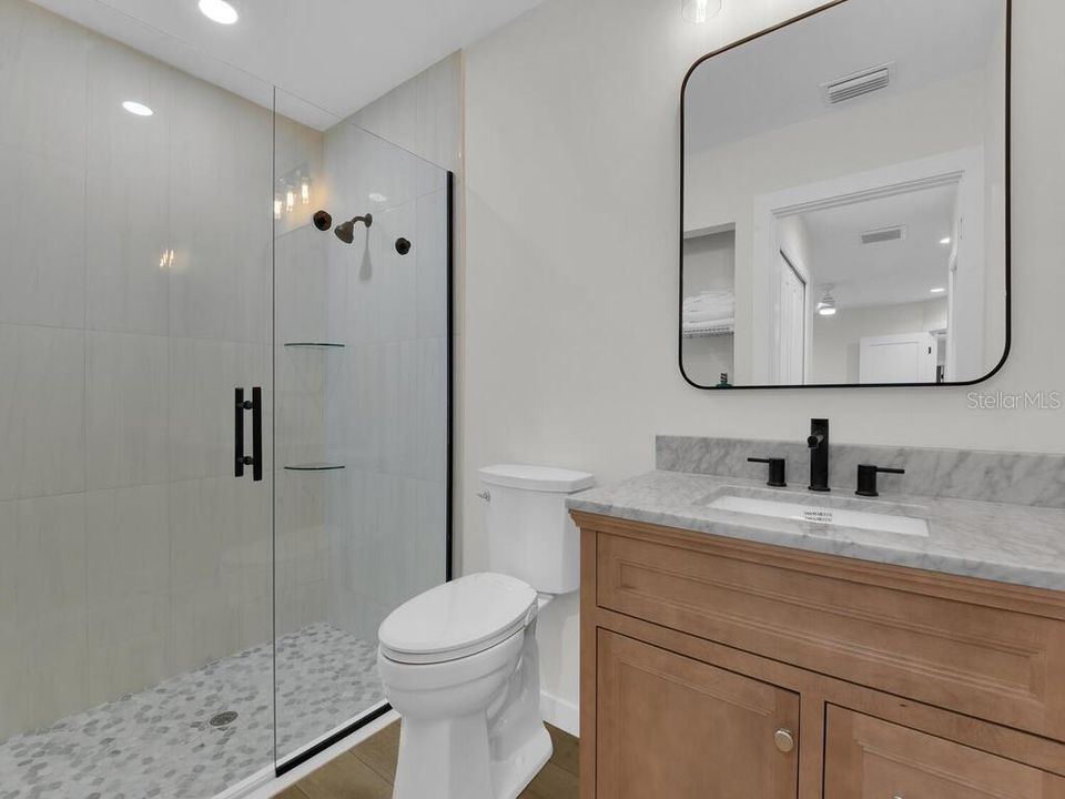 For Sale: $370,000 (3 beds, 2 baths, 1406 Square Feet)