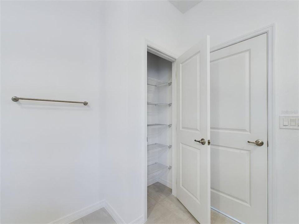 For Rent: $2,300 (3 beds, 2 baths, 1856 Square Feet)