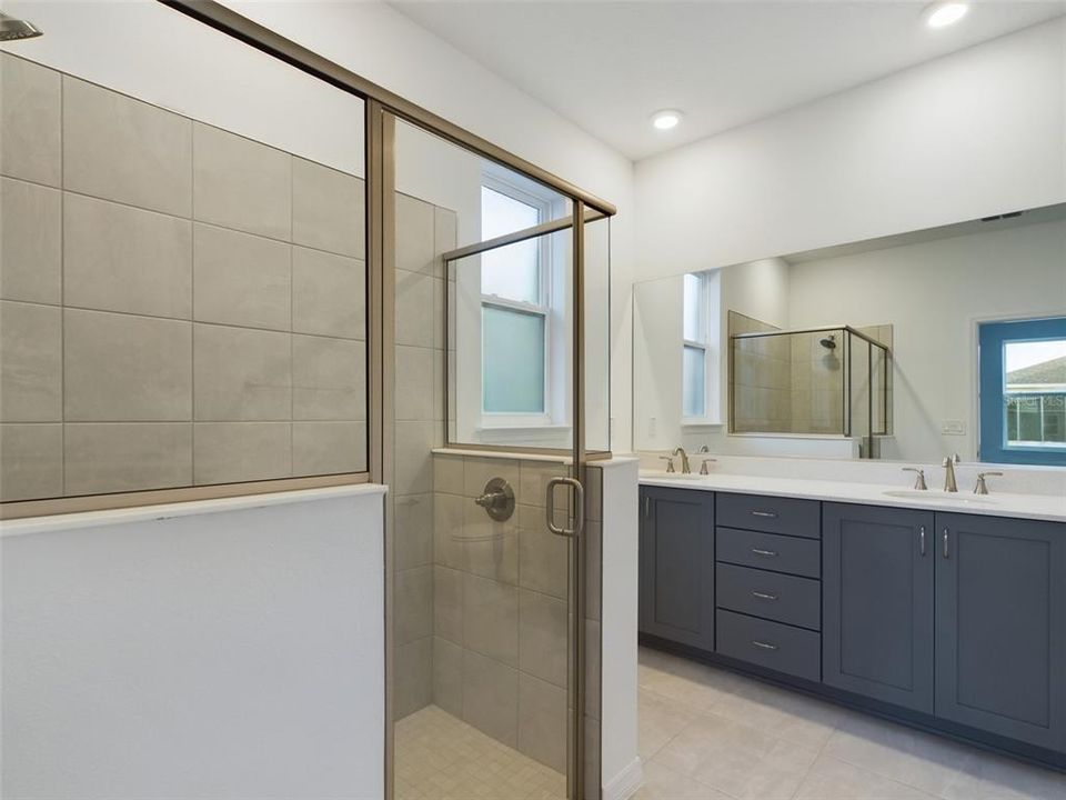 For Rent: $2,300 (3 beds, 2 baths, 1856 Square Feet)