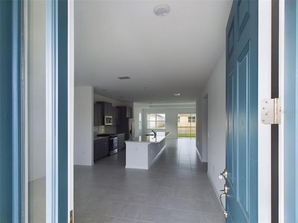 For Rent: $2,300 (3 beds, 2 baths, 1856 Square Feet)