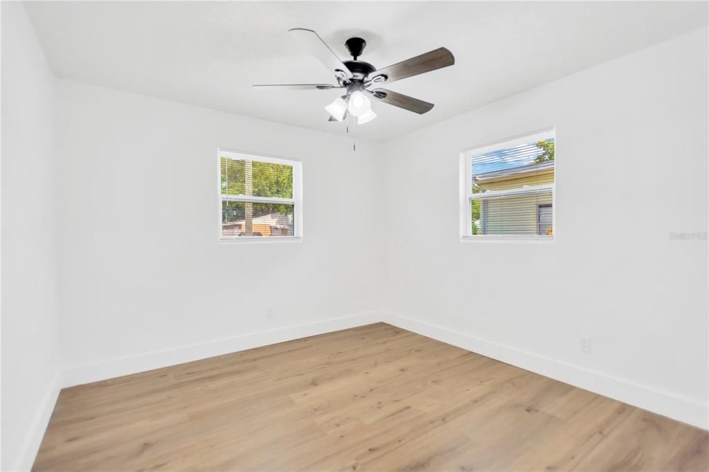 出租: $2,300 (3 贝兹, 2 浴室, 912 平方英尺)