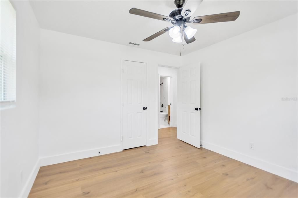 出租: $2,300 (3 贝兹, 2 浴室, 912 平方英尺)