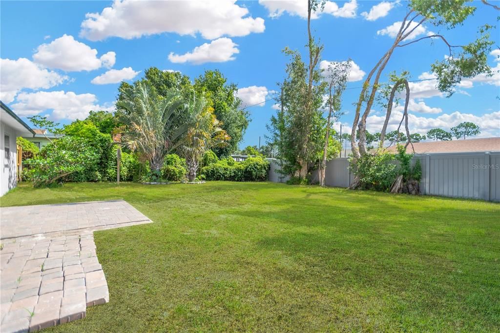 出租: $2,300 (3 贝兹, 2 浴室, 912 平方英尺)