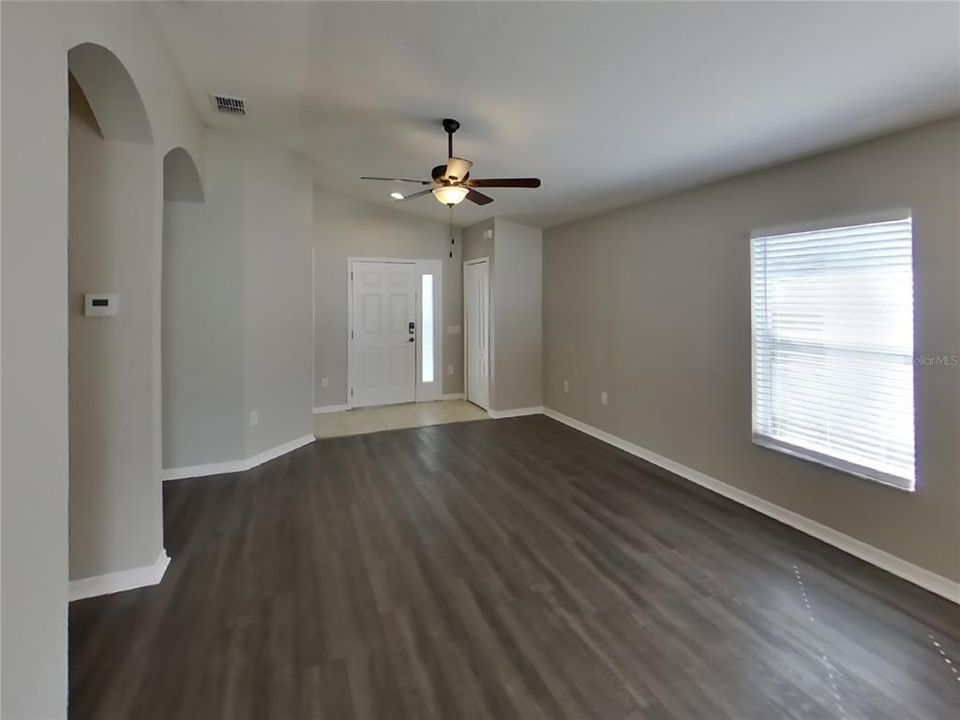 For Rent: $2,039 (3 beds, 2 baths, 1280 Square Feet)