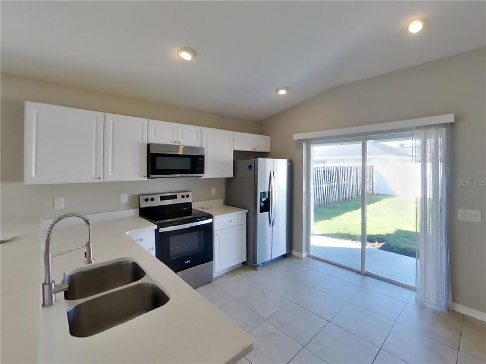 For Rent: $2,039 (3 beds, 2 baths, 1280 Square Feet)