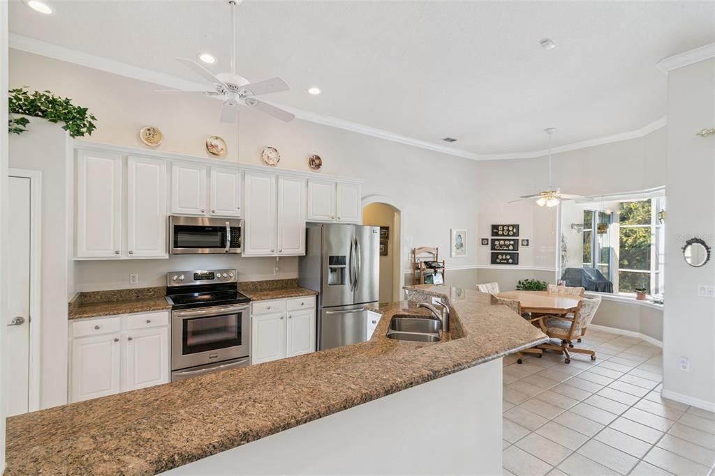 На продажу: $800,000 (4 спален, 3 ванн, 2544 Квадратных фут)