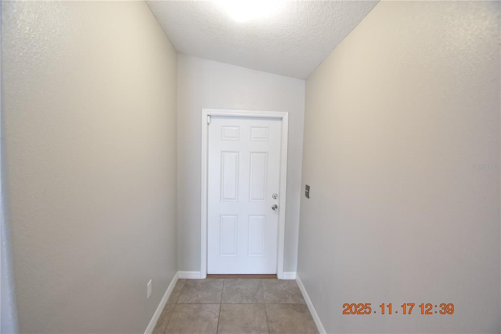 For Rent: $2,095 (4 beds, 2 baths, 1835 Square Feet)