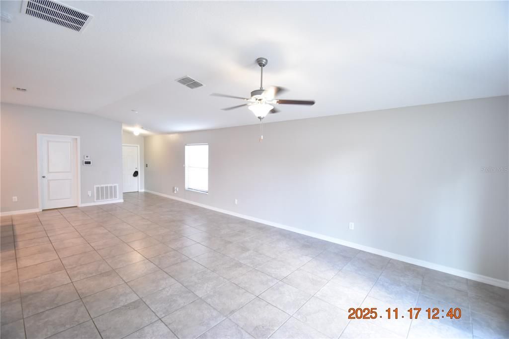 For Rent: $2,095 (4 beds, 2 baths, 1835 Square Feet)