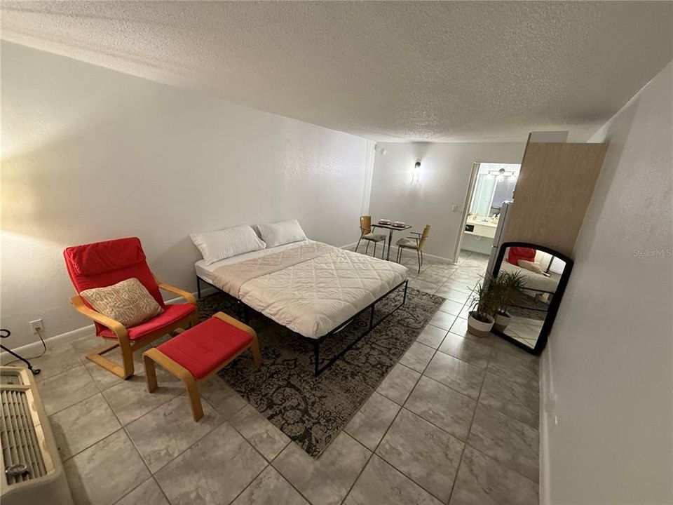 В аренду: $1,050 (1 спален, 1 ванн, 300 Квадратных фут)