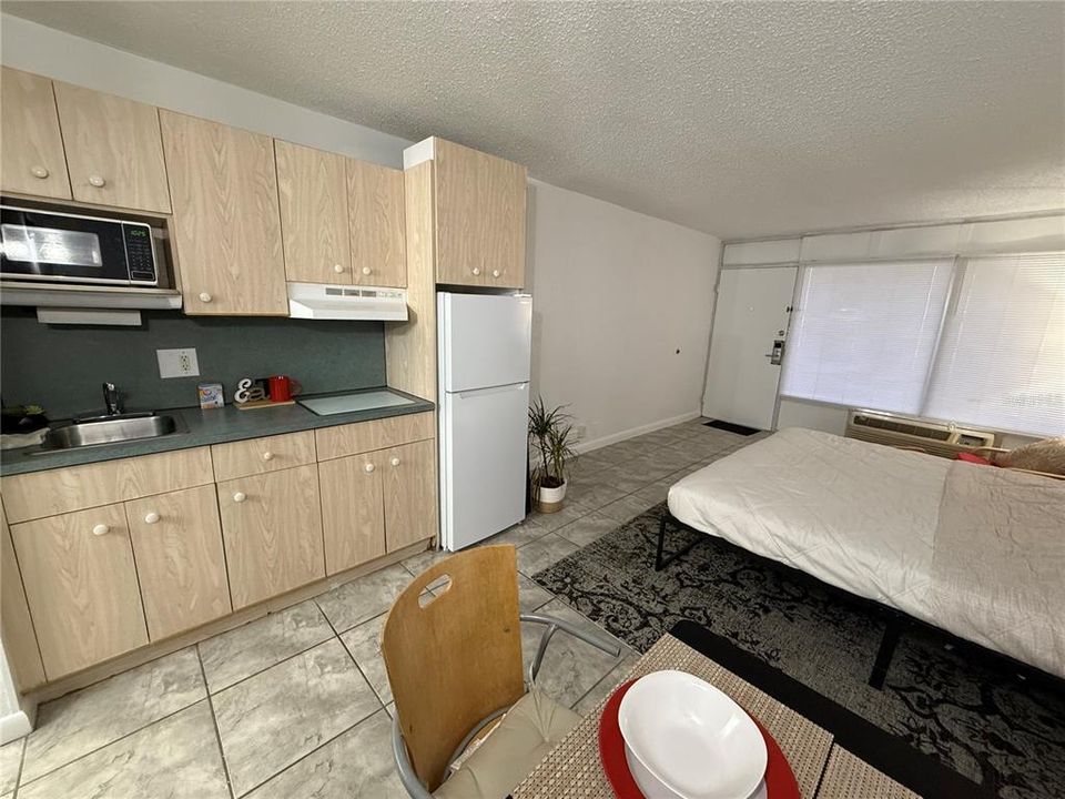 В аренду: $1,050 (1 спален, 1 ванн, 300 Квадратных фут)