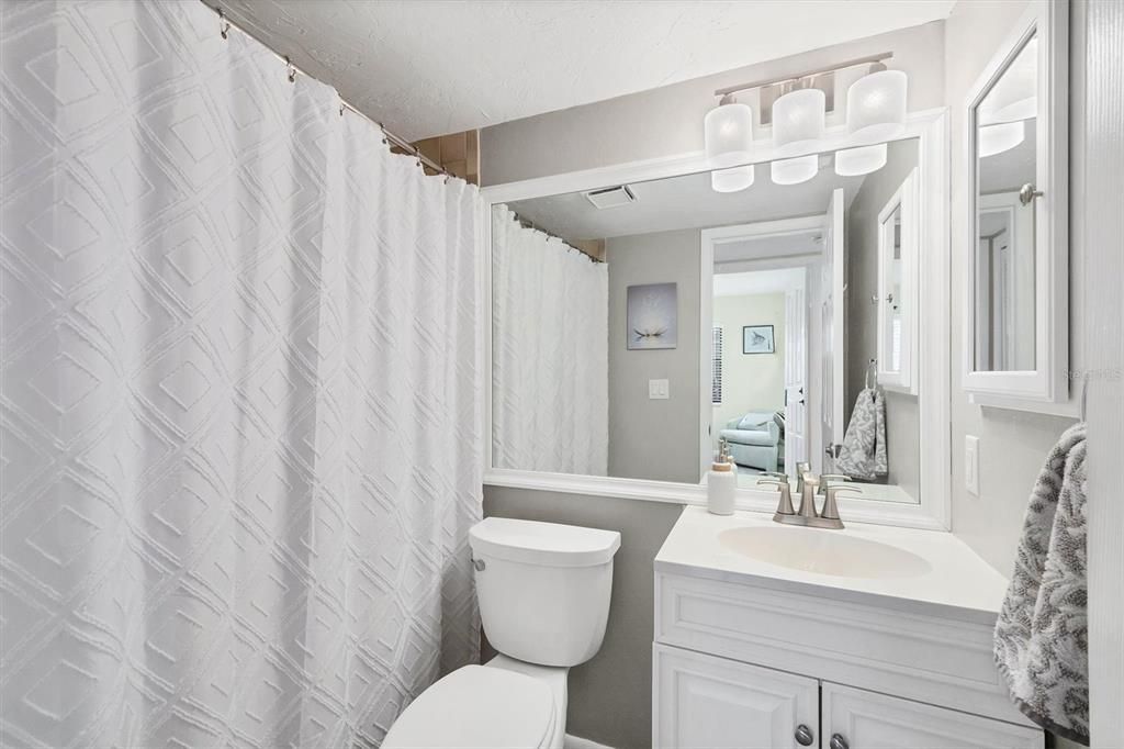 Active With Contract: $240,000 (2 beds, 2 baths, 1075 Square Feet)