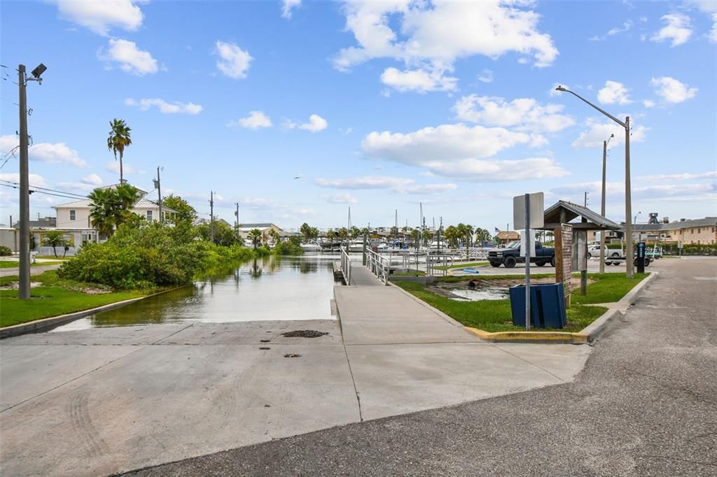 For Sale: $449,900 (2 beds, 2 baths, 1281 Square Feet)