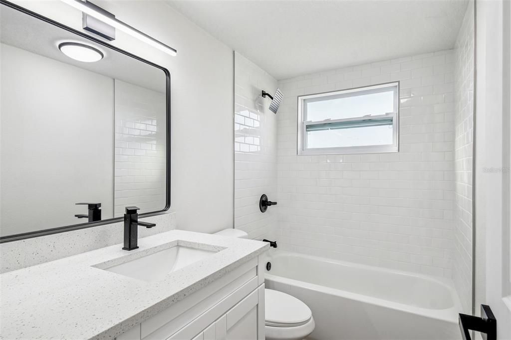 For Sale: $449,900 (2 beds, 2 baths, 1281 Square Feet)