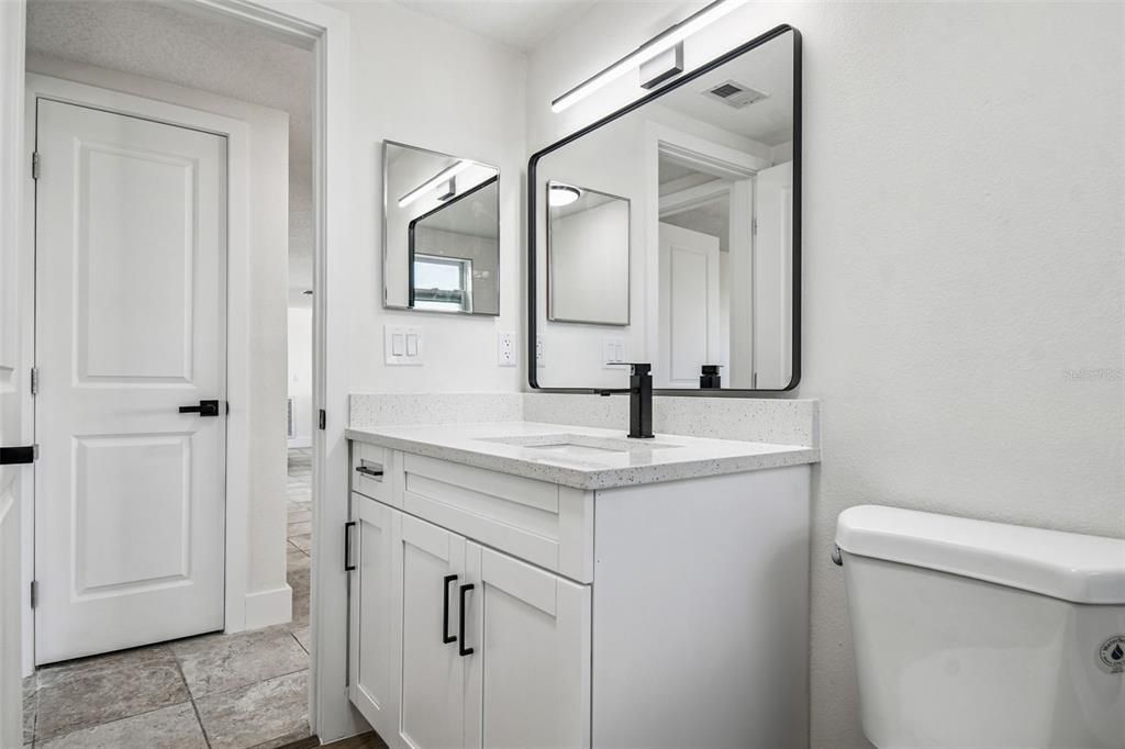 For Sale: $449,900 (2 beds, 2 baths, 1281 Square Feet)