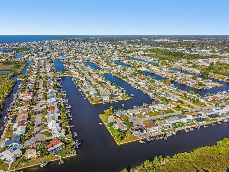 For Sale: $449,900 (2 beds, 2 baths, 1281 Square Feet)