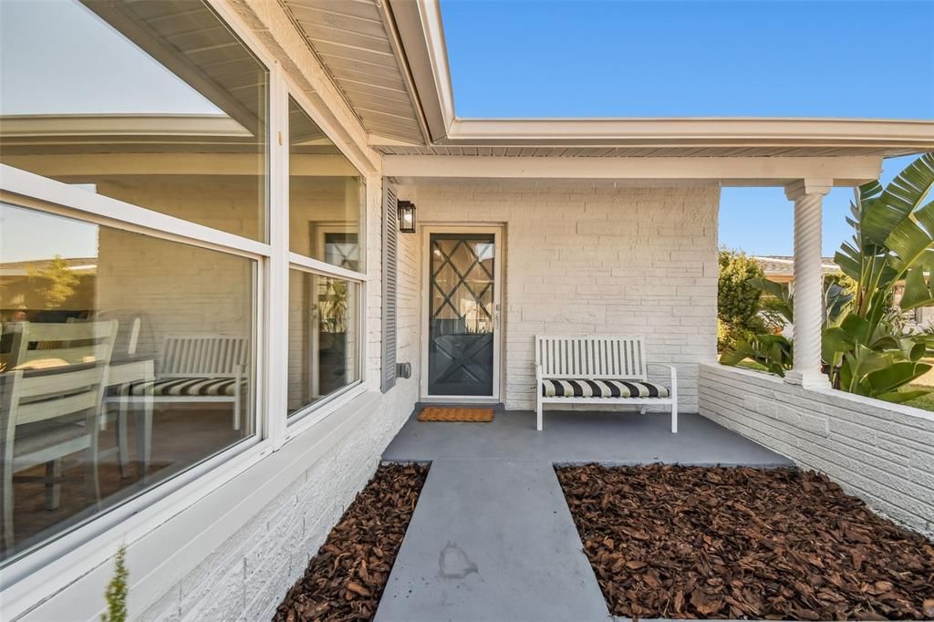 For Sale: $449,900 (2 beds, 2 baths, 1281 Square Feet)