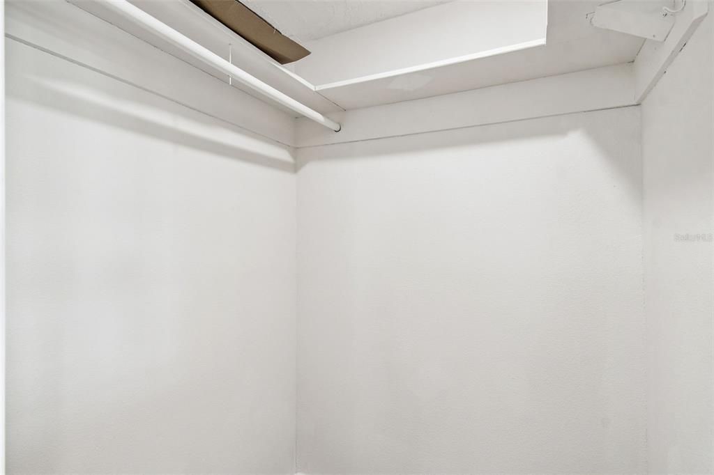 For Sale: $449,900 (2 beds, 2 baths, 1281 Square Feet)