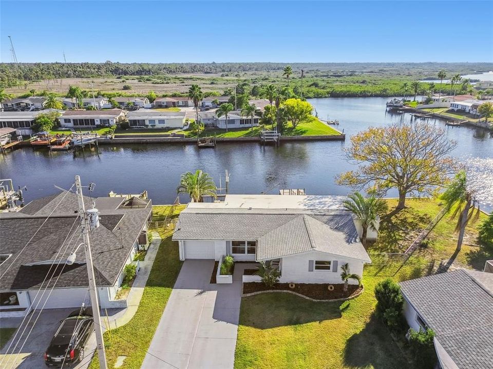 For Sale: $449,900 (2 beds, 2 baths, 1281 Square Feet)