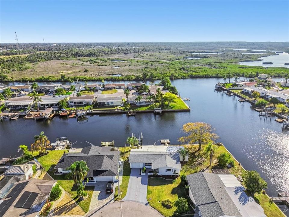 For Sale: $449,900 (2 beds, 2 baths, 1281 Square Feet)