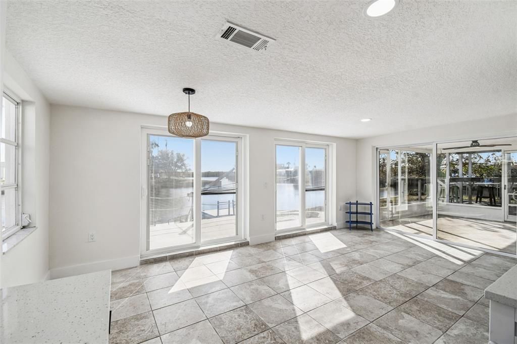 For Sale: $449,900 (2 beds, 2 baths, 1281 Square Feet)