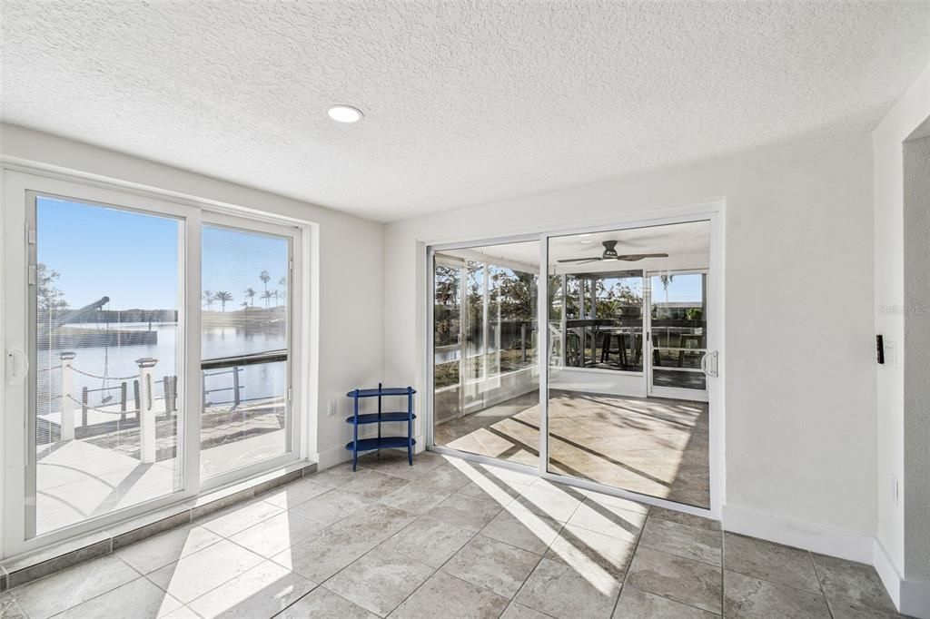 For Sale: $449,900 (2 beds, 2 baths, 1281 Square Feet)