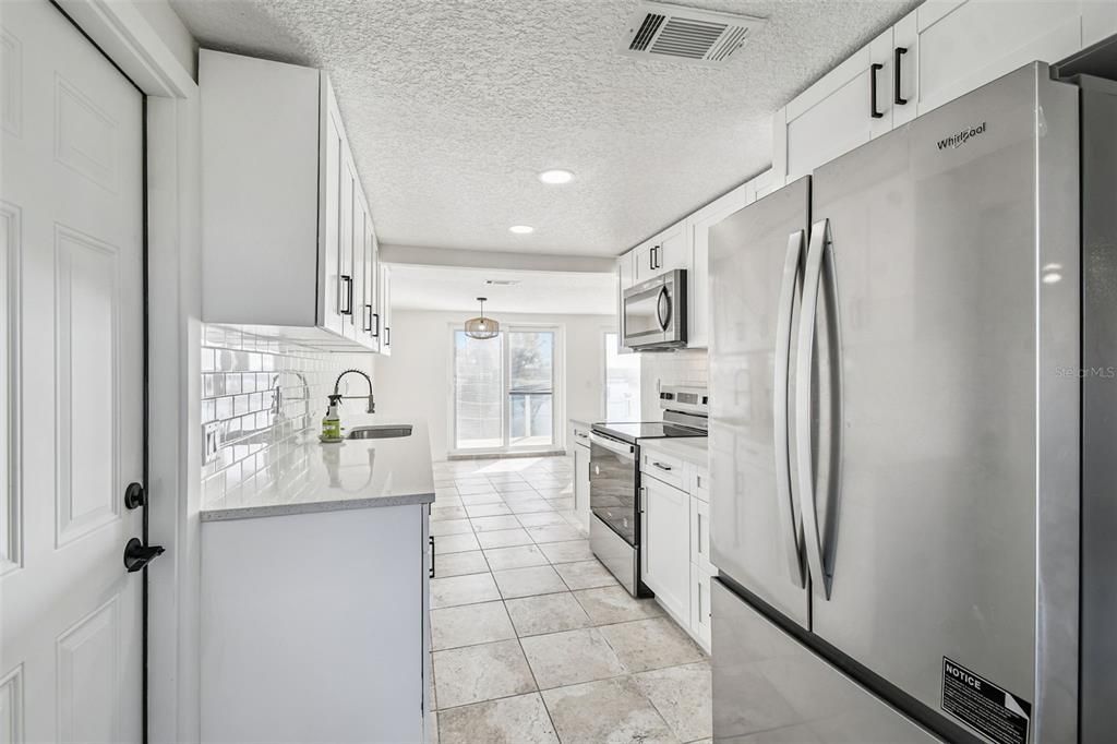 For Sale: $449,900 (2 beds, 2 baths, 1281 Square Feet)
