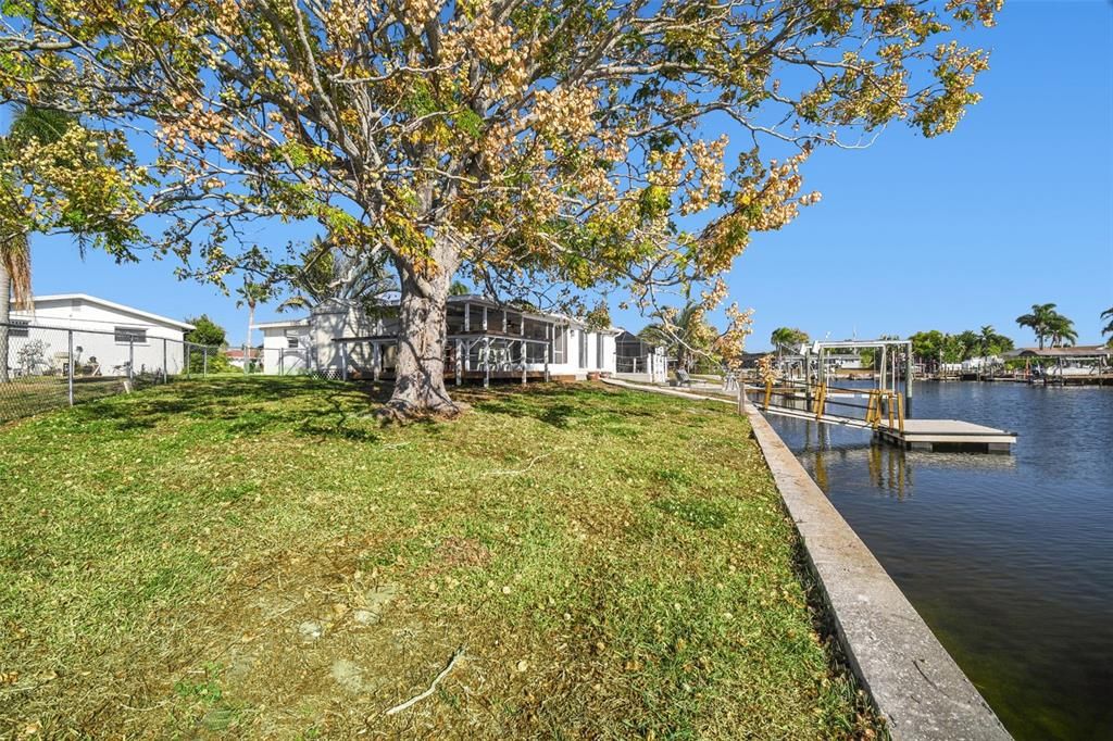 For Sale: $449,900 (2 beds, 2 baths, 1281 Square Feet)