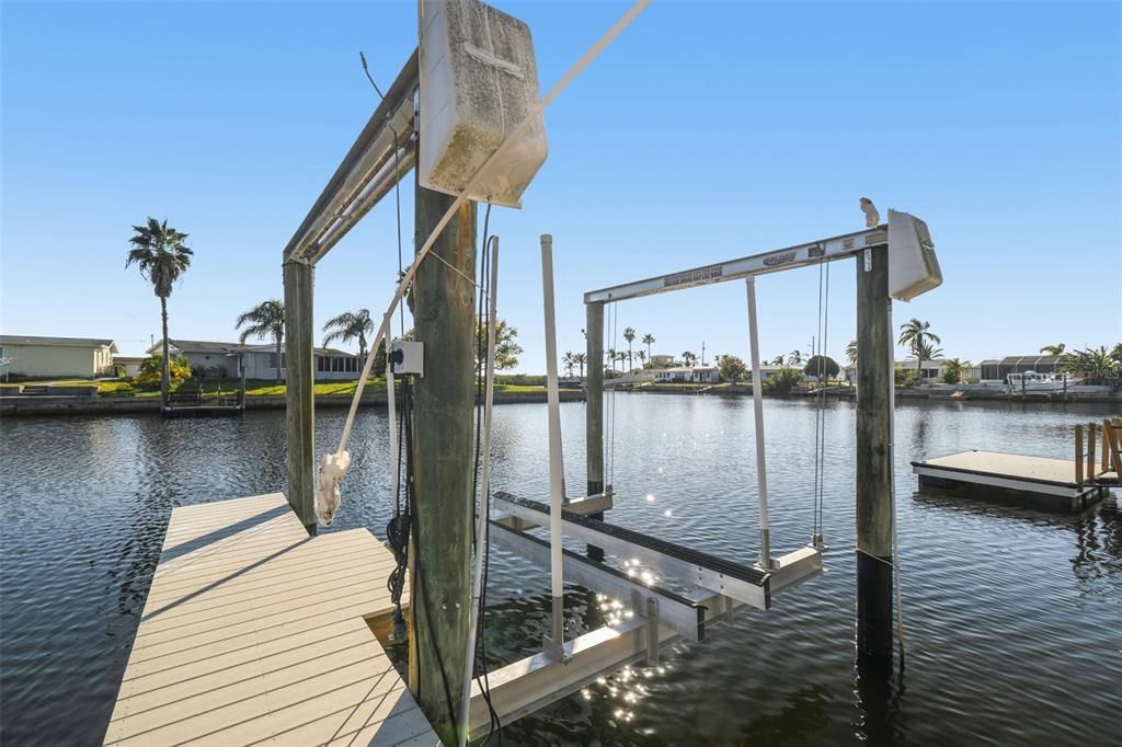 For Sale: $449,900 (2 beds, 2 baths, 1281 Square Feet)