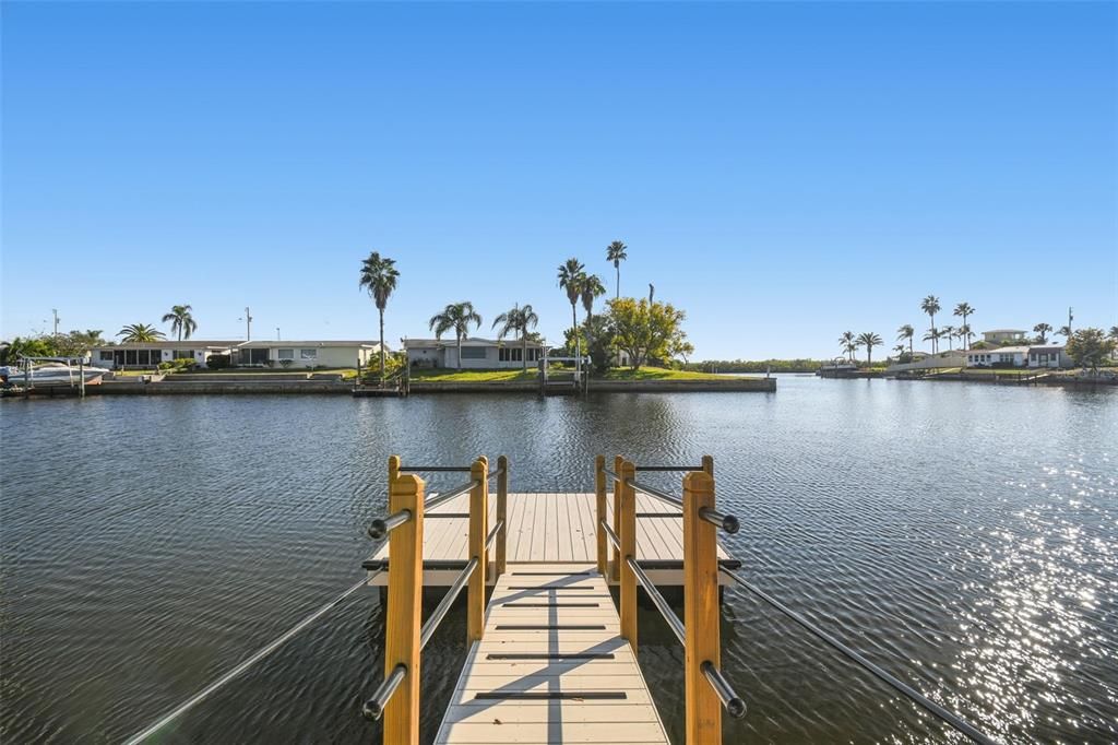 For Sale: $449,900 (2 beds, 2 baths, 1281 Square Feet)