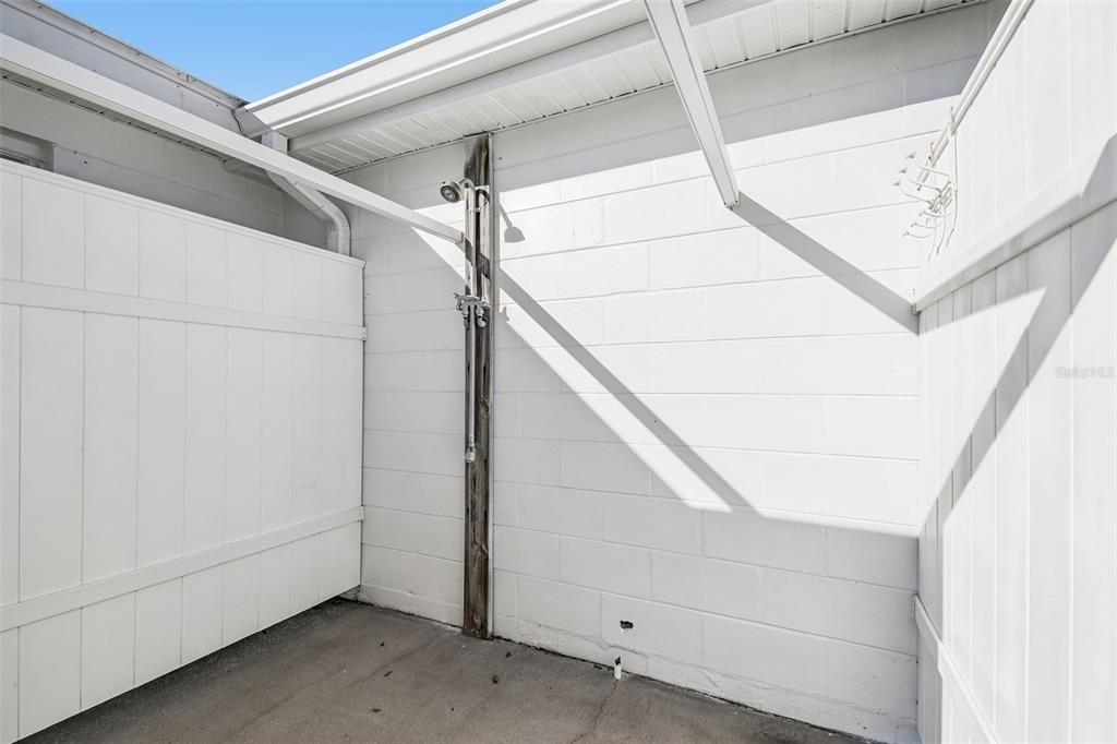 For Sale: $449,900 (2 beds, 2 baths, 1281 Square Feet)