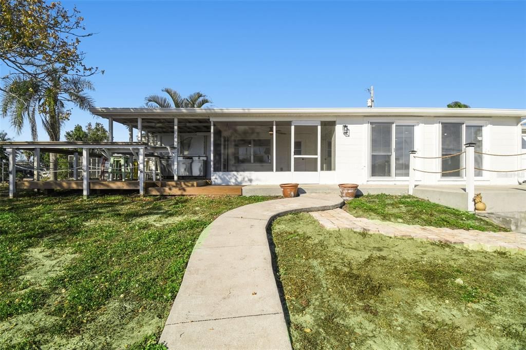 For Sale: $449,900 (2 beds, 2 baths, 1281 Square Feet)