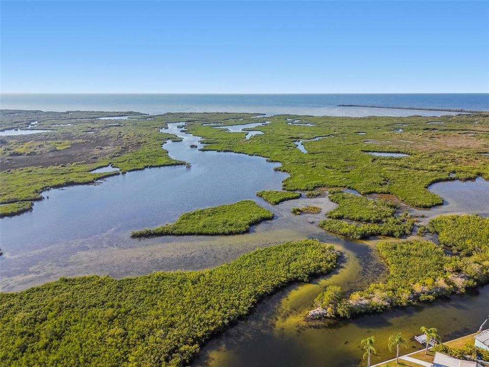 For Sale: $449,900 (2 beds, 2 baths, 1281 Square Feet)