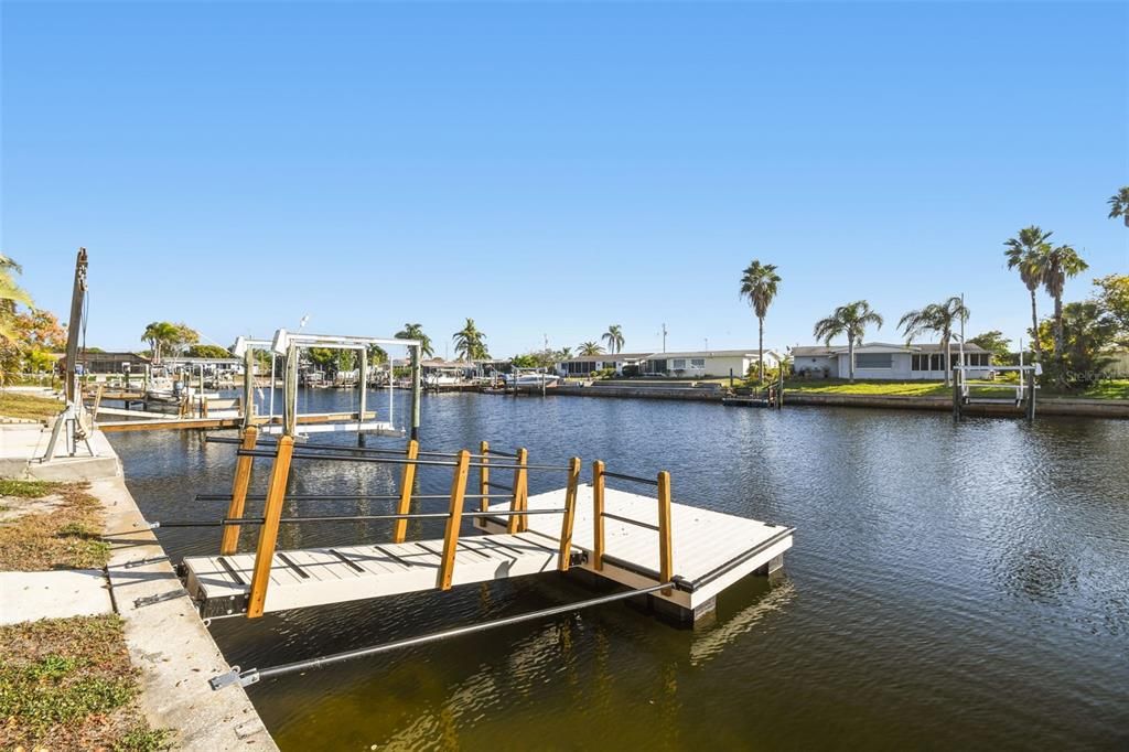 For Sale: $449,900 (2 beds, 2 baths, 1281 Square Feet)