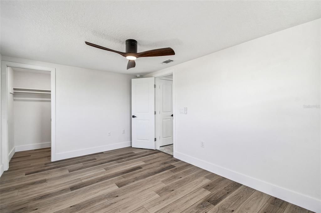 For Sale: $449,900 (2 beds, 2 baths, 1281 Square Feet)