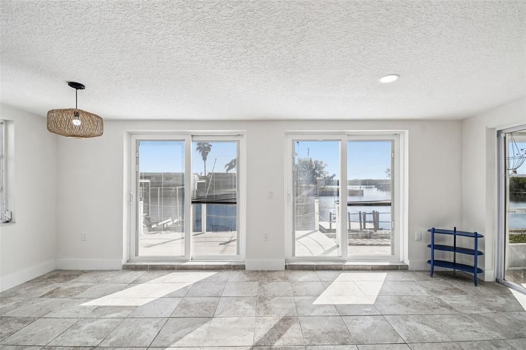 For Sale: $449,900 (2 beds, 2 baths, 1281 Square Feet)