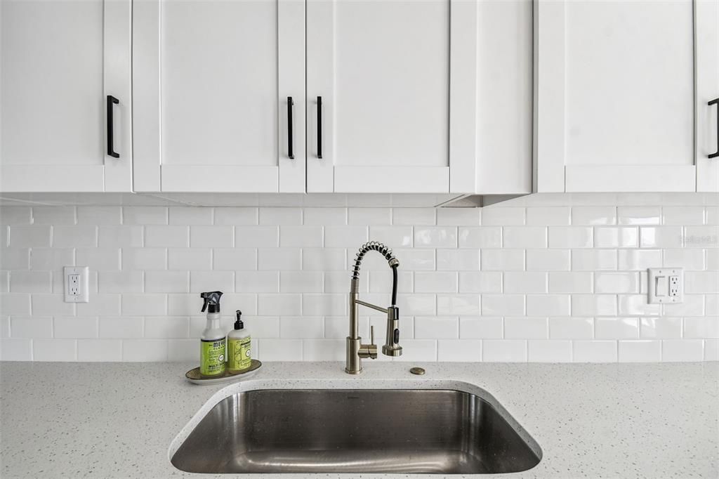 For Sale: $449,900 (2 beds, 2 baths, 1281 Square Feet)