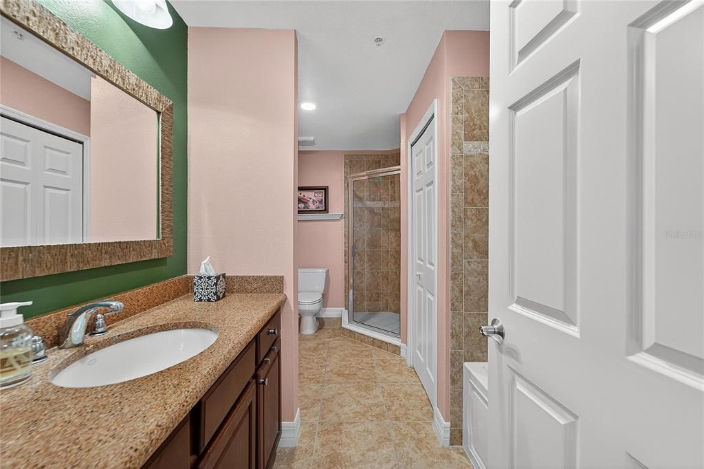 На продажу: $375,000 (3 спален, 3 ванн, 1417 Квадратных фут)