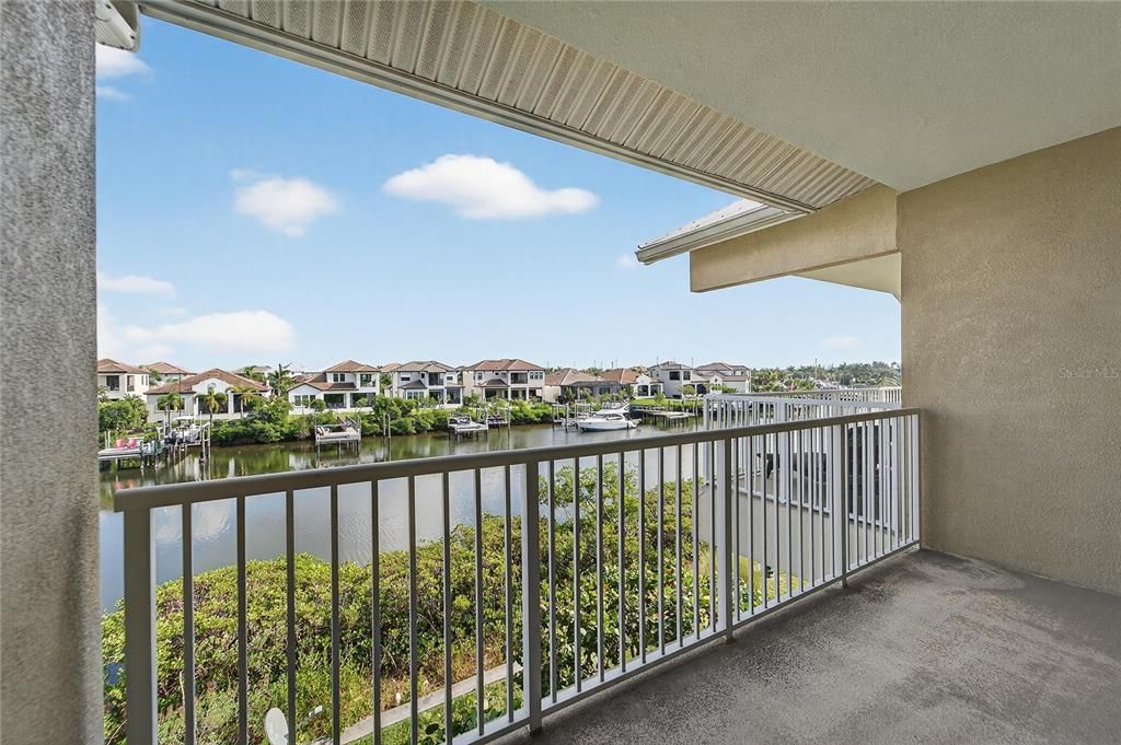 На продажу: $375,000 (3 спален, 3 ванн, 1417 Квадратных фут)