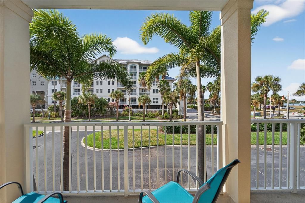 На продажу: $375,000 (3 спален, 3 ванн, 1417 Квадратных фут)