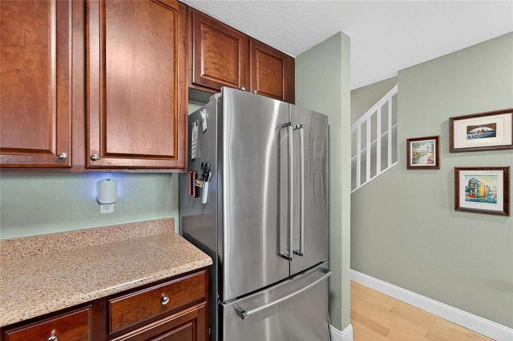 На продажу: $375,000 (3 спален, 3 ванн, 1417 Квадратных фут)