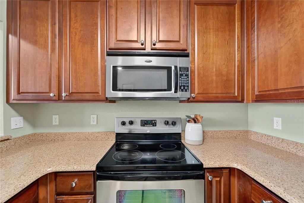 На продажу: $375,000 (3 спален, 3 ванн, 1417 Квадратных фут)