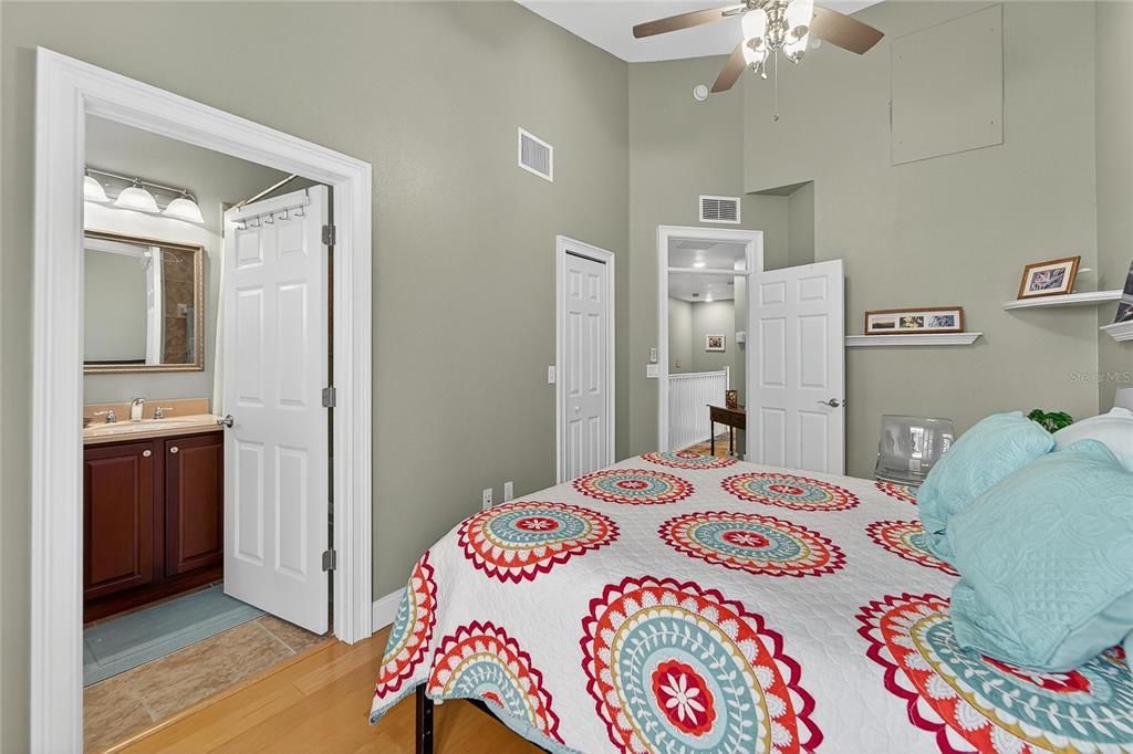 На продажу: $375,000 (3 спален, 3 ванн, 1417 Квадратных фут)