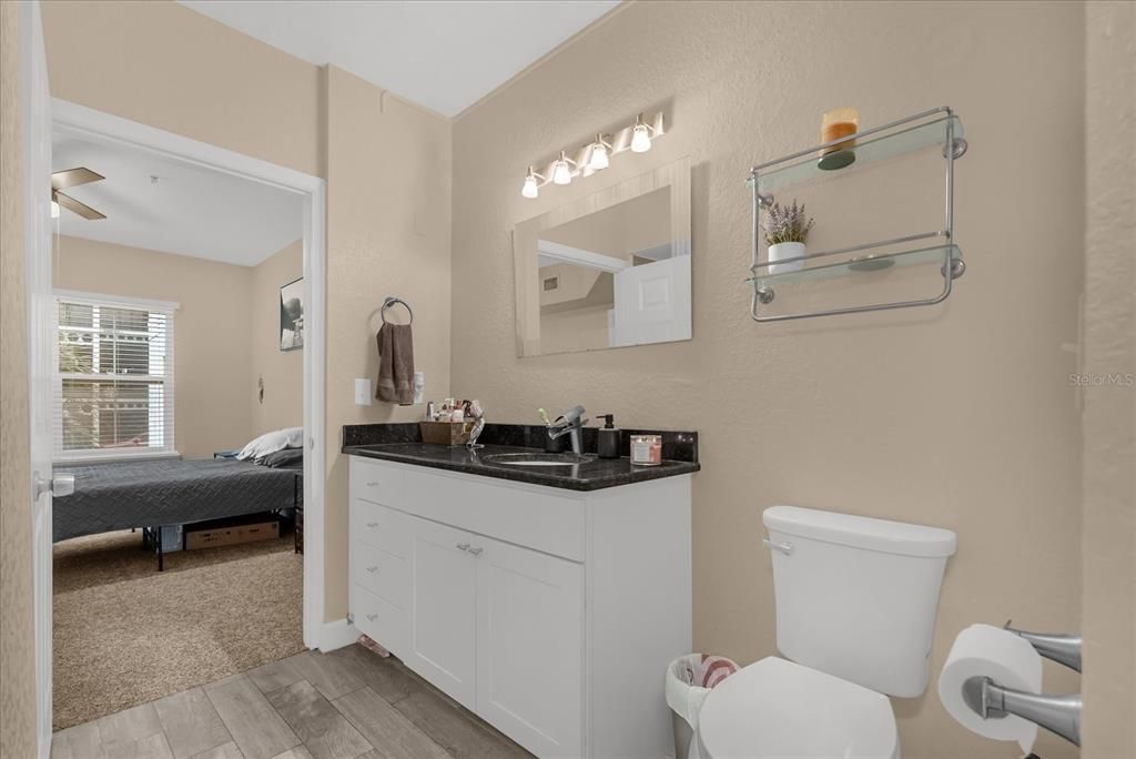 For Sale: $170,000 (1 beds, 1 baths, 685 Square Feet)