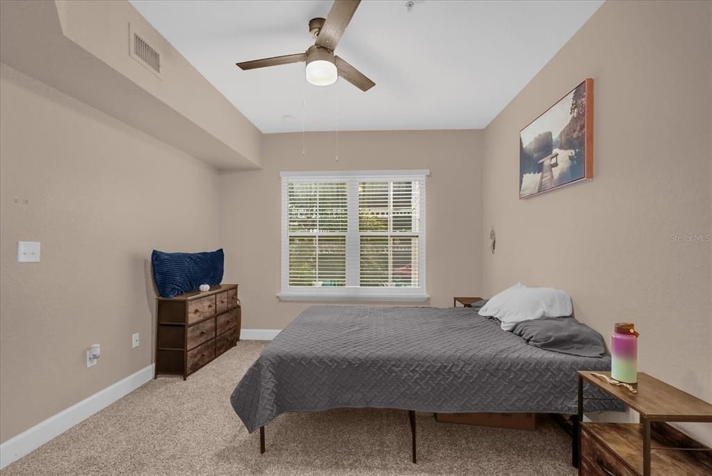 For Sale: $170,000 (1 beds, 1 baths, 685 Square Feet)