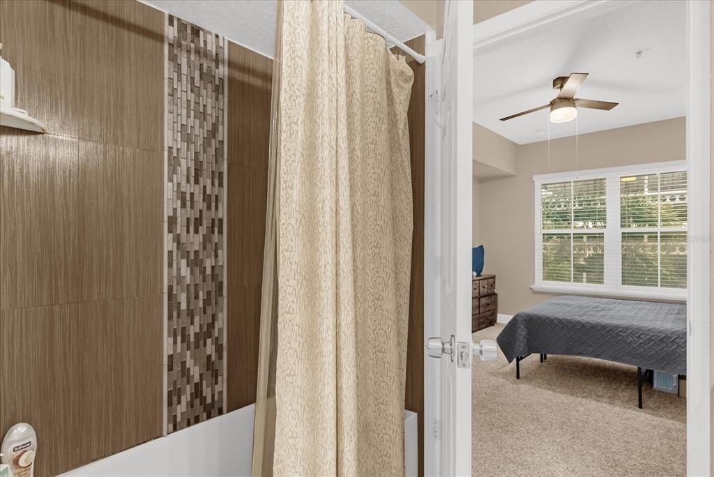 For Sale: $170,000 (1 beds, 1 baths, 685 Square Feet)