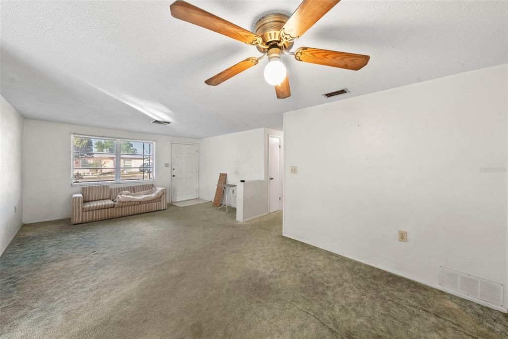 En Venta: $215,000 (2 camas, 1 baños, 1072 Pies cuadrados)