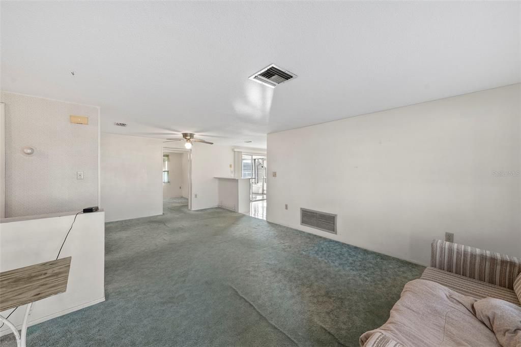 En Venta: $215,000 (2 camas, 1 baños, 1072 Pies cuadrados)