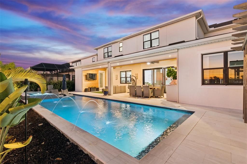 For Sale: $2,149,999 (6 beds, 6 baths, 4954 Square Feet)