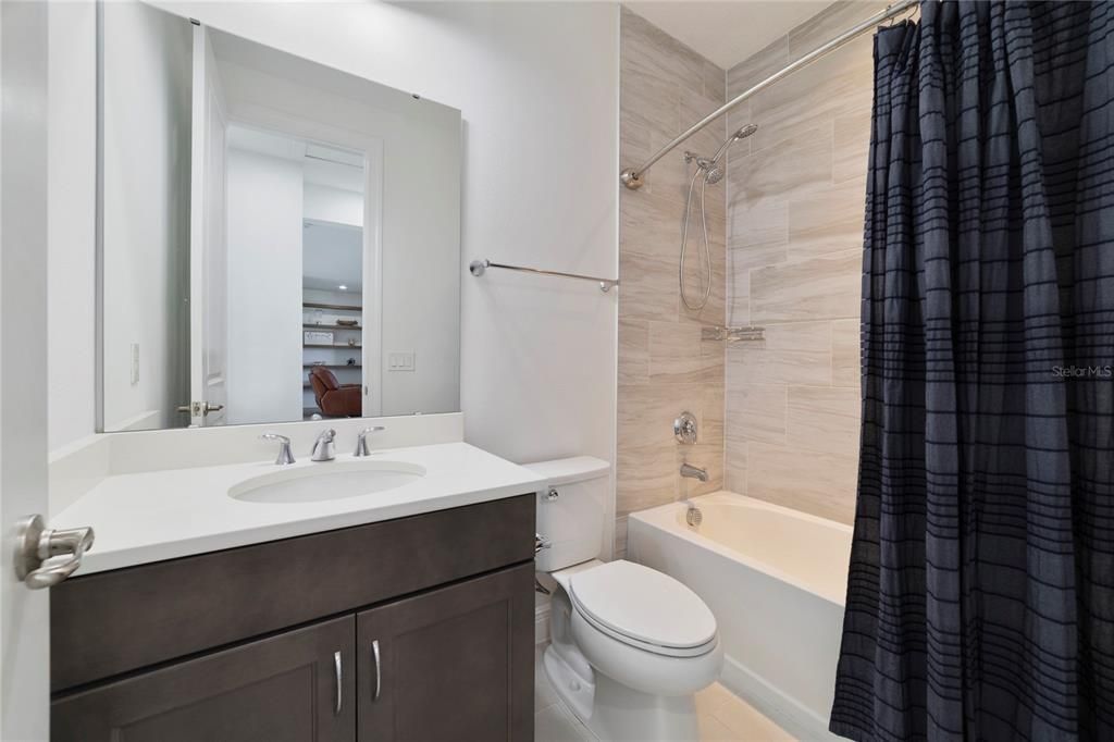 For Sale: $2,149,999 (6 beds, 6 baths, 4954 Square Feet)