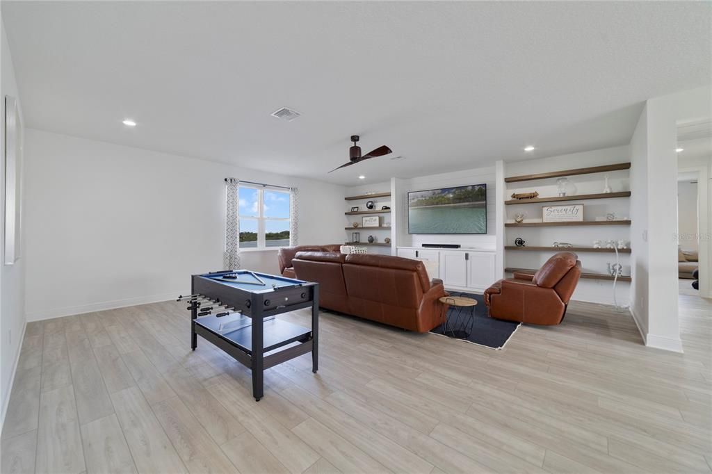 For Sale: $2,149,999 (6 beds, 6 baths, 4954 Square Feet)